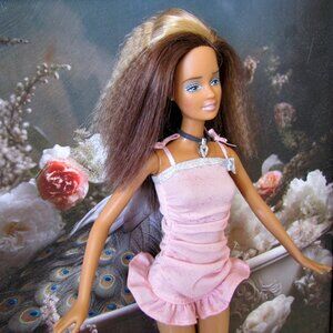 TAN BARBIE, STREAKED HAIR, PINK RUFFLED SWIMSUIT, BEND LEGS 1999 BEAUTY, EUC